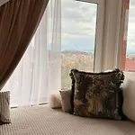 Konukevi Casa Cristina 3*